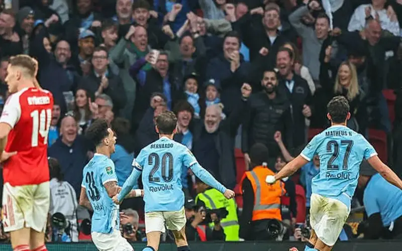 بعد تعثر آرسنال.. سيناريوهات تتويج مانشستر سيتي بلقب الدوري الإنجليزي